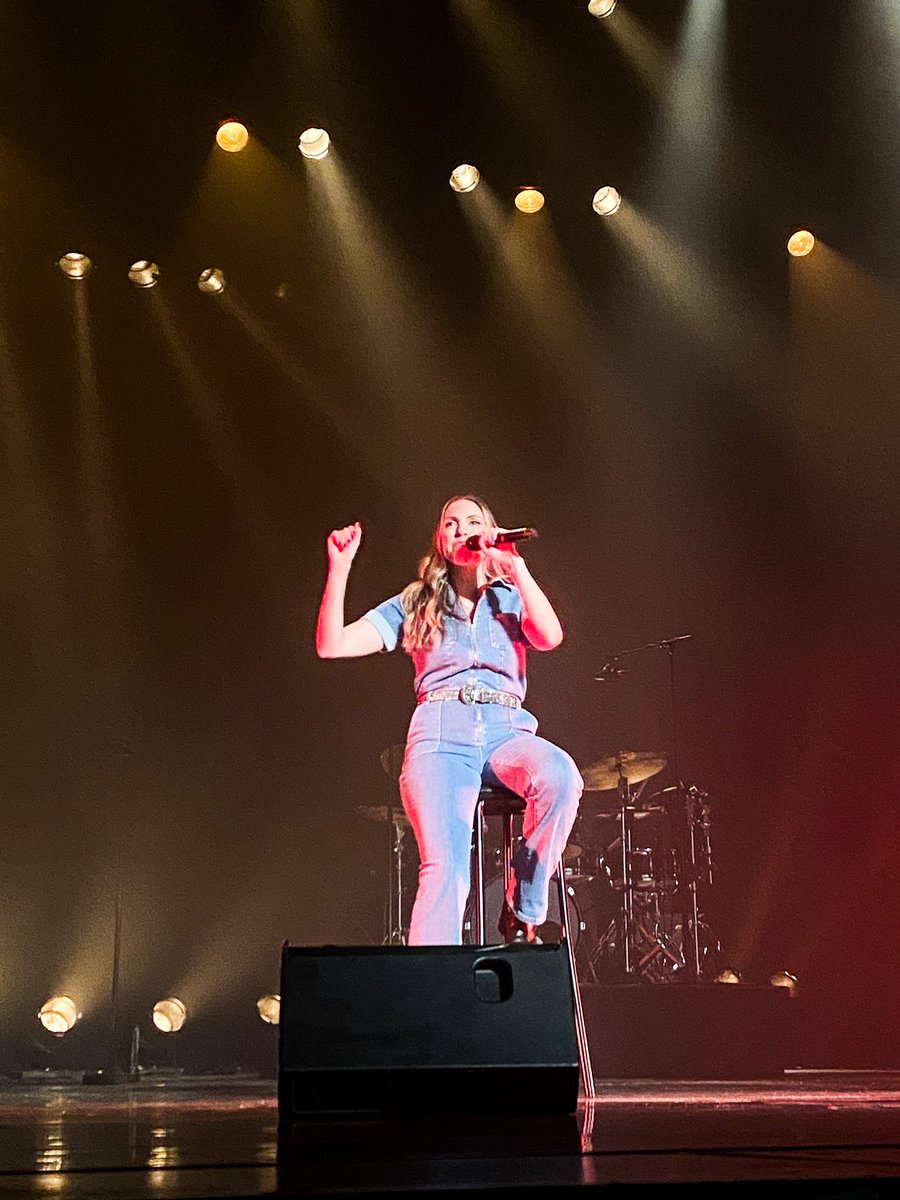 17 septembre 2022 - <a href="/Sara_hofficiel/">SARA’H</a> au théâtre de Lille (59) + rencontre en VIP 🤗