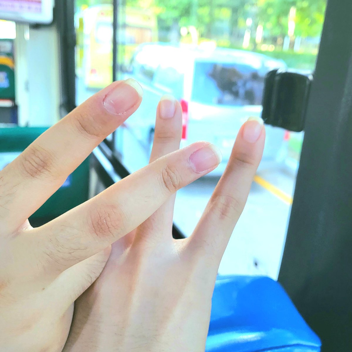 danah__24's tweet photo. 버스안..1시간쯤..지난듯..느껴져요ㅠㅠ 언제 도착행ㅜㅜ 우릴 점 내려조오..제비와 저녁 먹으려 나왔다..어쩌다ㅠ시작된 제비와의 버스데이투..하핫 정말 즐거운걸? https://t.co/vTx48hIJEb