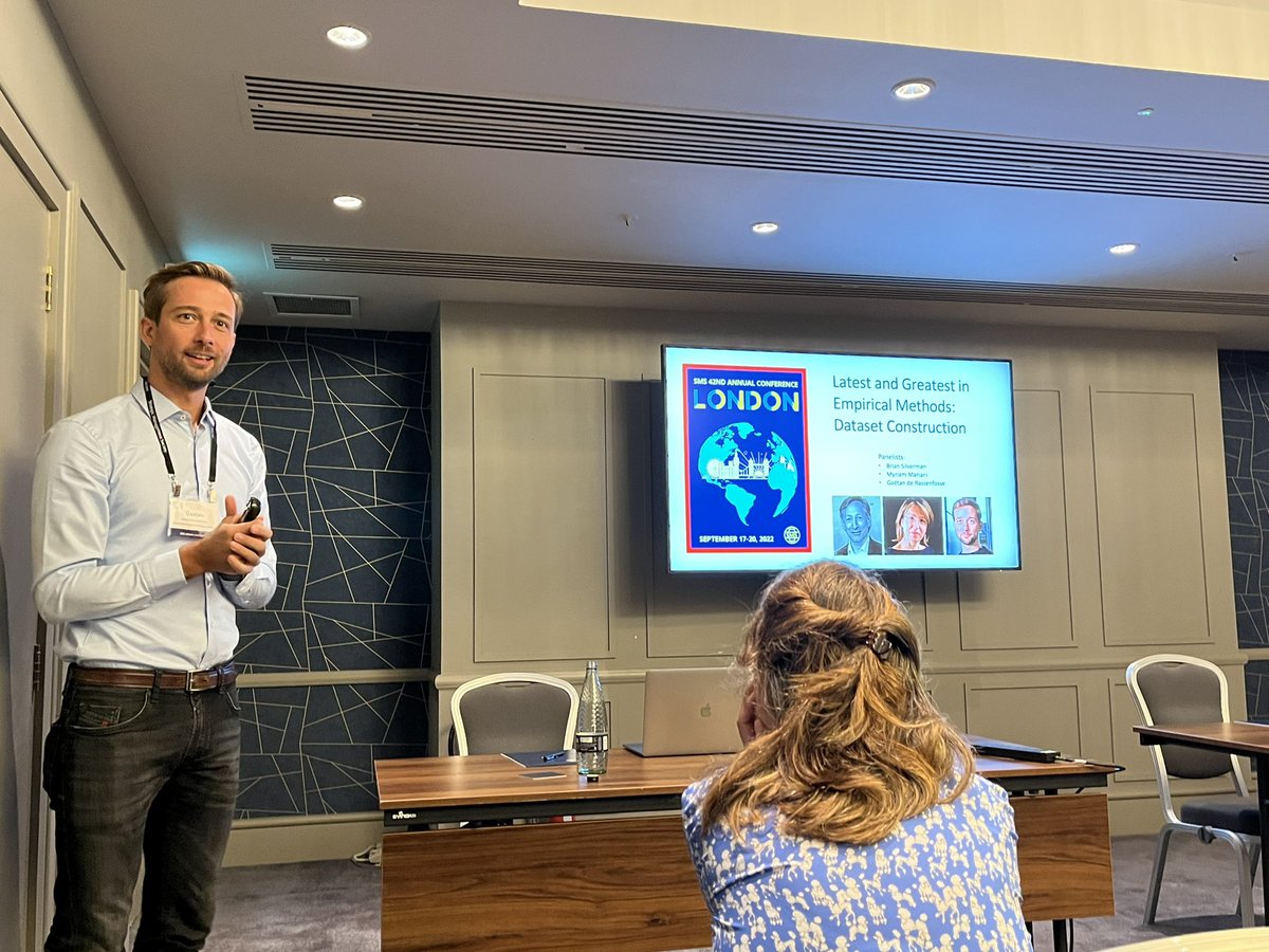giada_distefano's tweet photo. Exciting #CSIG session on building datasets. Lively discussion in the audience which packed the room despite the 8am slot. Huge thanks to Jeff Kuhn for organizing! https://t.co/RHcV34n7It Interesting insights from @MarianiMyriam @gderasse and Brian Silverman 🧵 1/4 https://t.co/AfMe5zWiGD