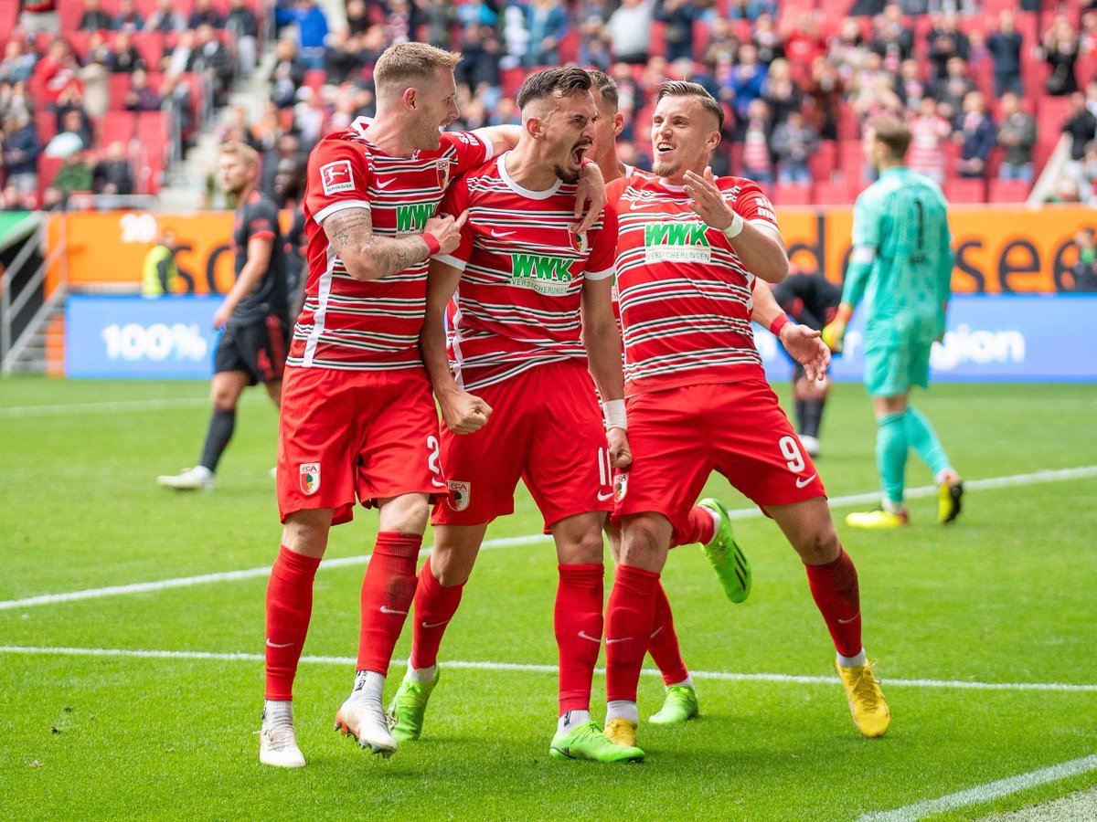 BerishaOfficial's tweet photo. Brutales Gefühl! Erstes Bundesliga-Tor, erster Heimsieg. @FCAugsburg https://t.co/D2ZiL9qPgm