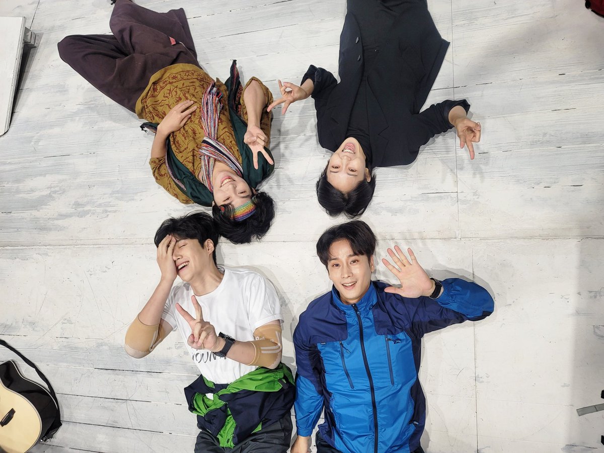 thebestplays's tweet photo. #연극열전9 #터칭더보이드 #막공

"아쉽네."
"이럴 땐, 또 막공 사진이니까."

#김선호 조의 마지막 공연🏔

#베이스캠프까지_50m_남았어! https://t.co/wNayl3O5lM
