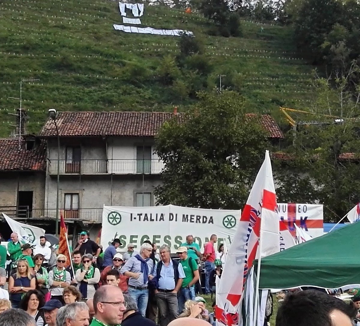 IsaiaPanduri_'s tweet photo. Quando #Credo aveva un altro significato. È tutto pronto per #PONTIDA22 https://t.co/8WALSLHSof