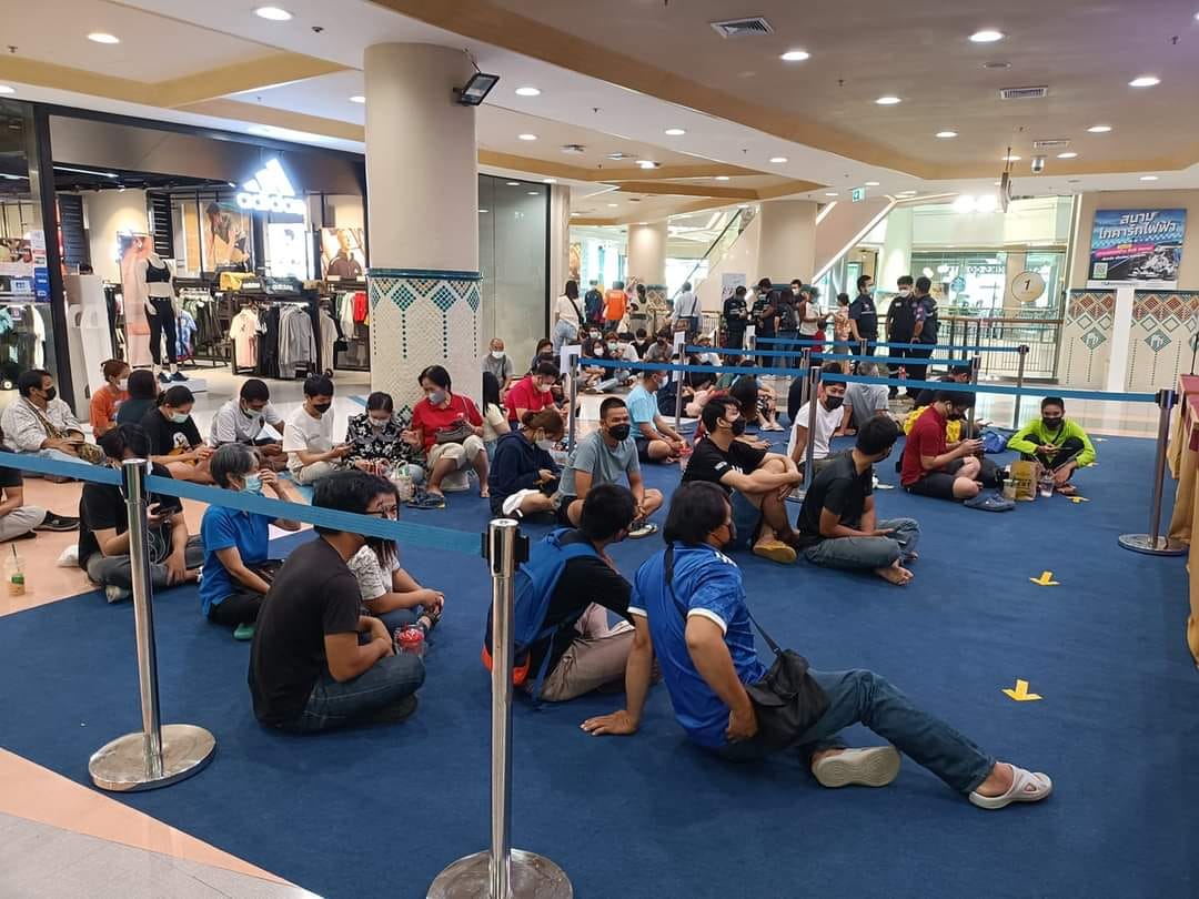 ASEAN FOOTBALL on Twitter "🇹🇭 Thailand fans line up at a ticket booth