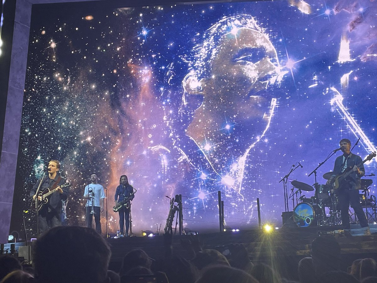 PUNC21Kyle's tweet photo. Lost my concert virginity to @george_ezra in #manchester last night and it was amazing 😍 https://t.co/5NjBwbOUlU