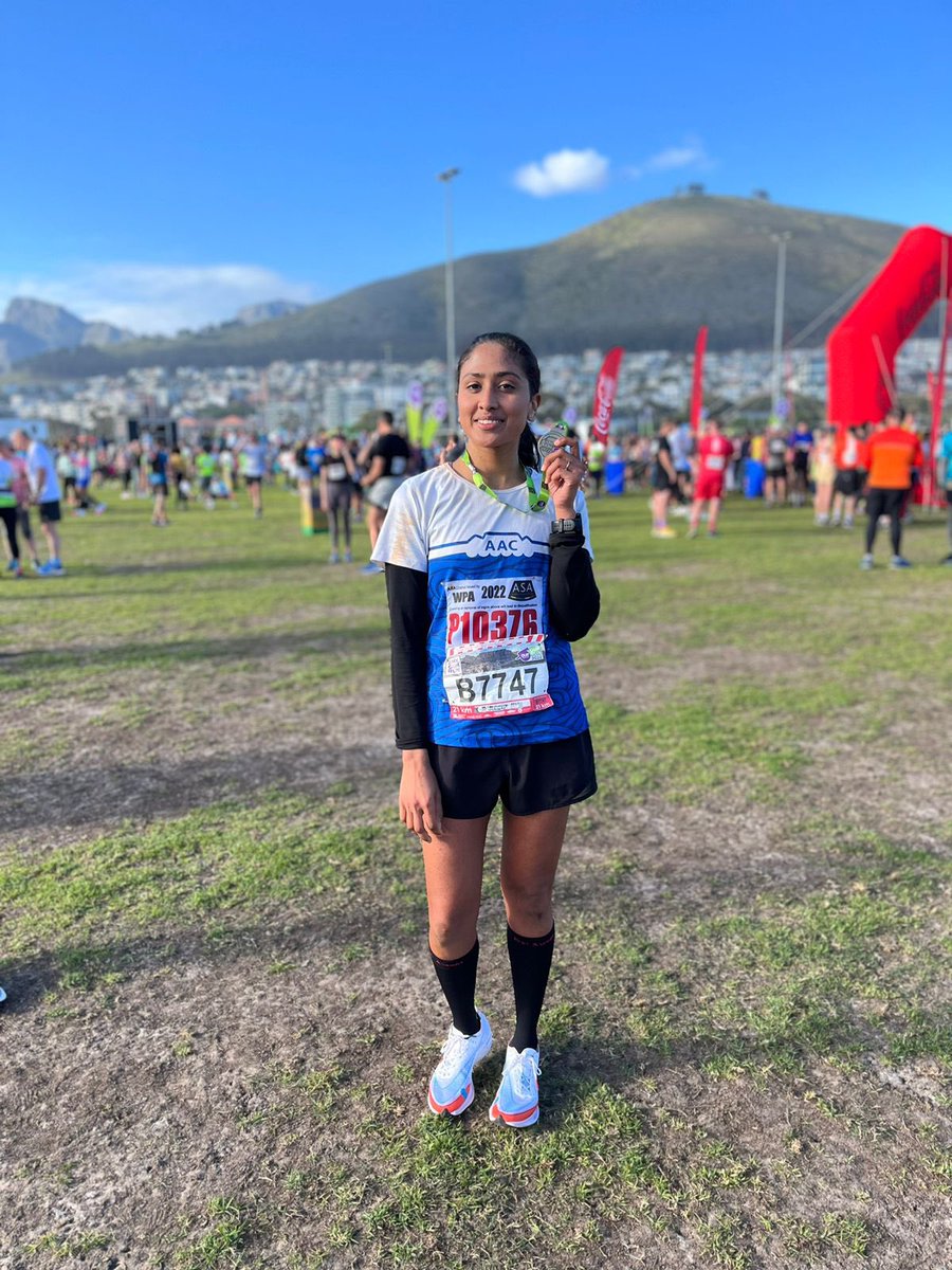 kimararuns's tweet image. Half marathon 1:37:01

So good. 

#gunrun