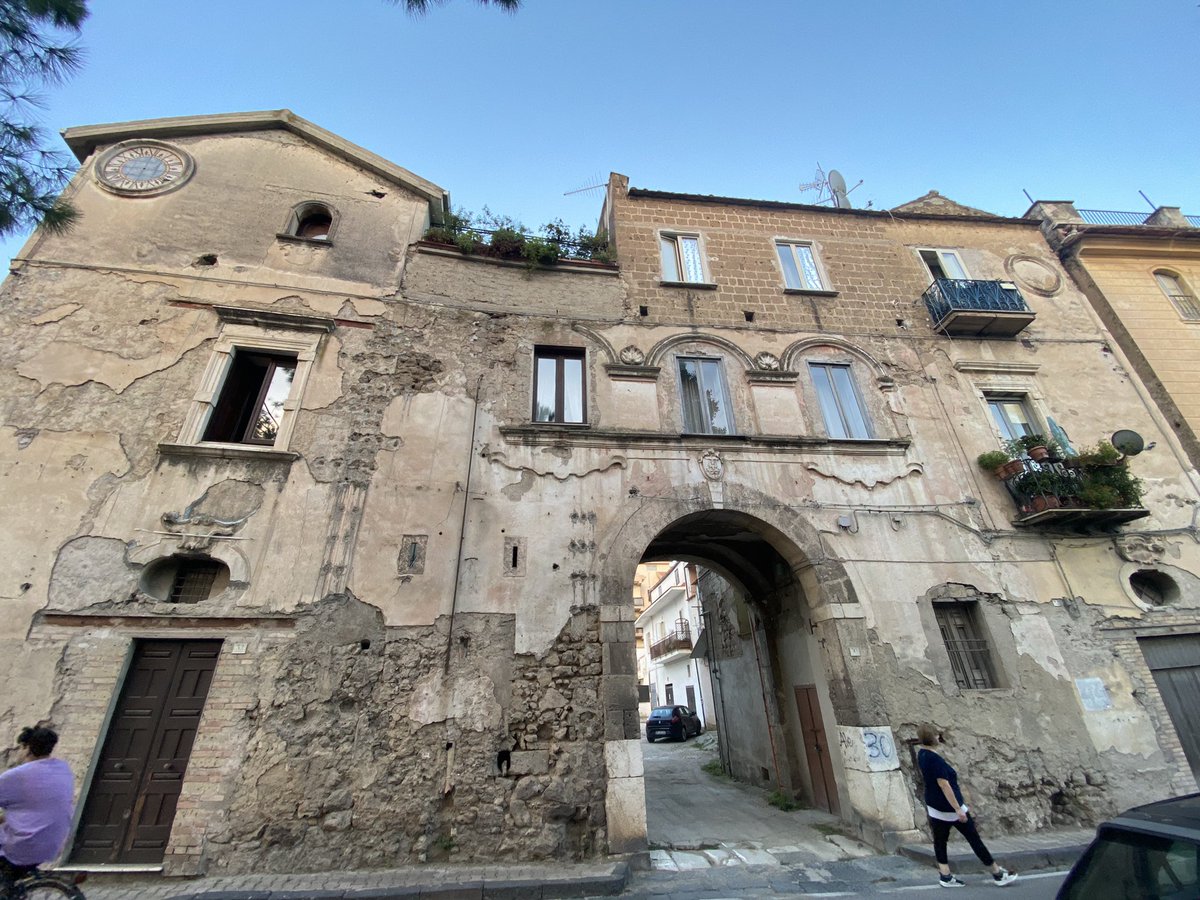 AntonioCiontoli's tweet photo. Buona domenica 🤗
Risalendo #Caserta. #Centurano. Da #ViaGiulia al #SantuariodellaDivinaMisericordia. Una passeggiata tra storia storia e tracce di infinita bellezza ☀️ https://t.co/1mxcZbhxoP