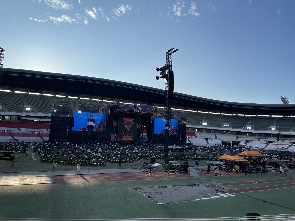thewindy2001's tweet photo. IU ソウルコンサートに来た❗
3年ぶりのコンサートにワクワク😍 https://t.co/QmXnwRriRw