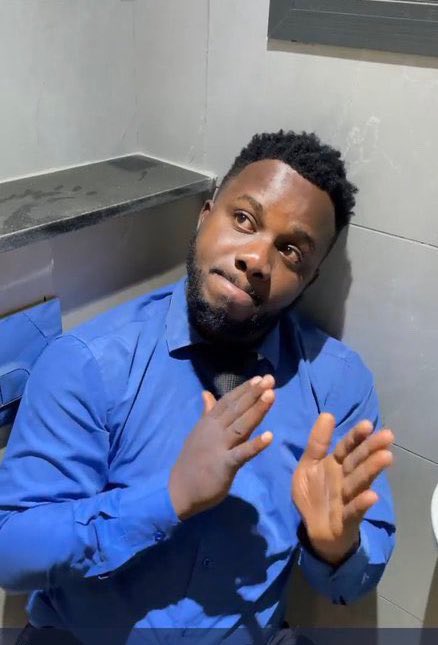 KINGZWRS's tweet photo. Aseke be like:
As we don organise popsy commot from No.1, We go Terminate am comot for top 10....
#Asake #Joha #JohaDance https://t.co/42j3JPP1qP