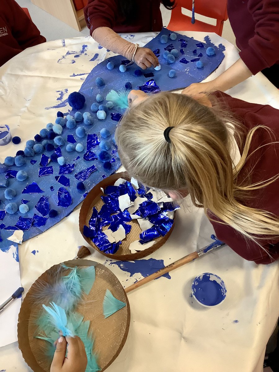 MissBTeaches_'s tweet image. Good morning! Today I’d like to share the reading river constructed by my little Reception Jelly Beans. They explored and handled a variety of materials as well as developing something that will enable them to share and reflect on their journey of reading.