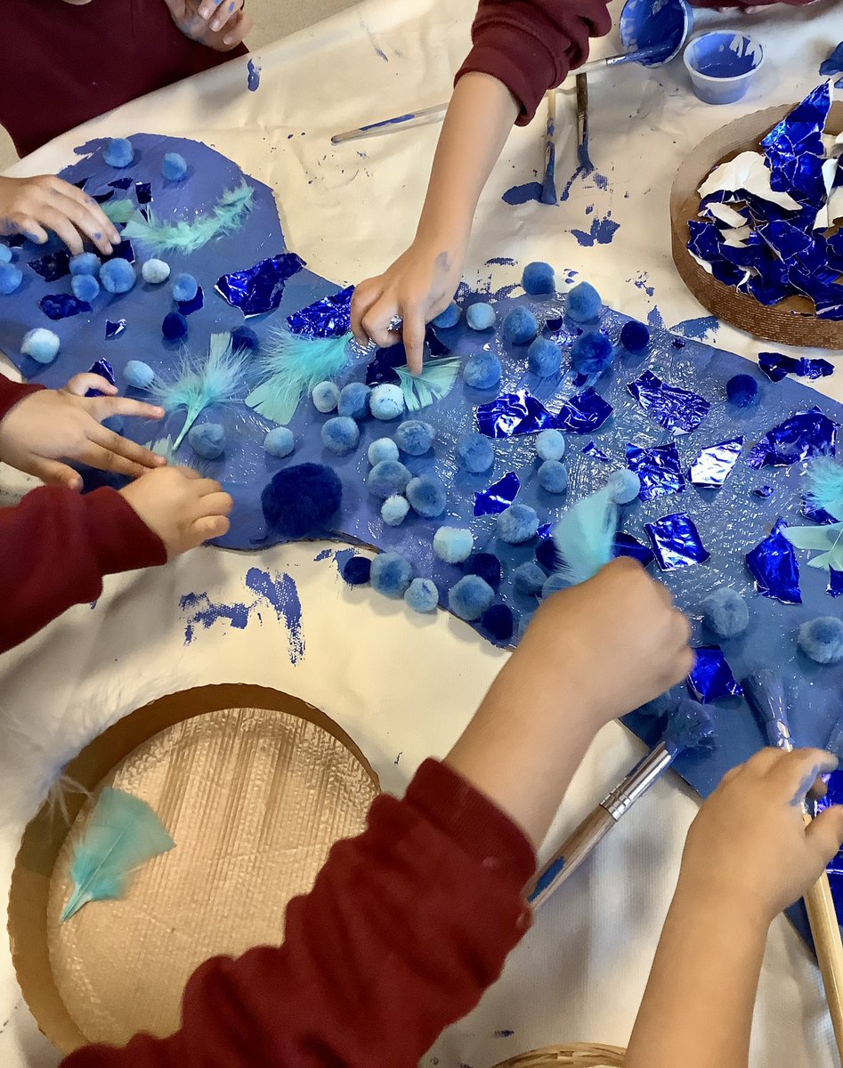 MissBTeaches_'s tweet image. Good morning! Today I’d like to share the reading river constructed by my little Reception Jelly Beans. They explored and handled a variety of materials as well as developing something that will enable them to share and reflect on their journey of reading.