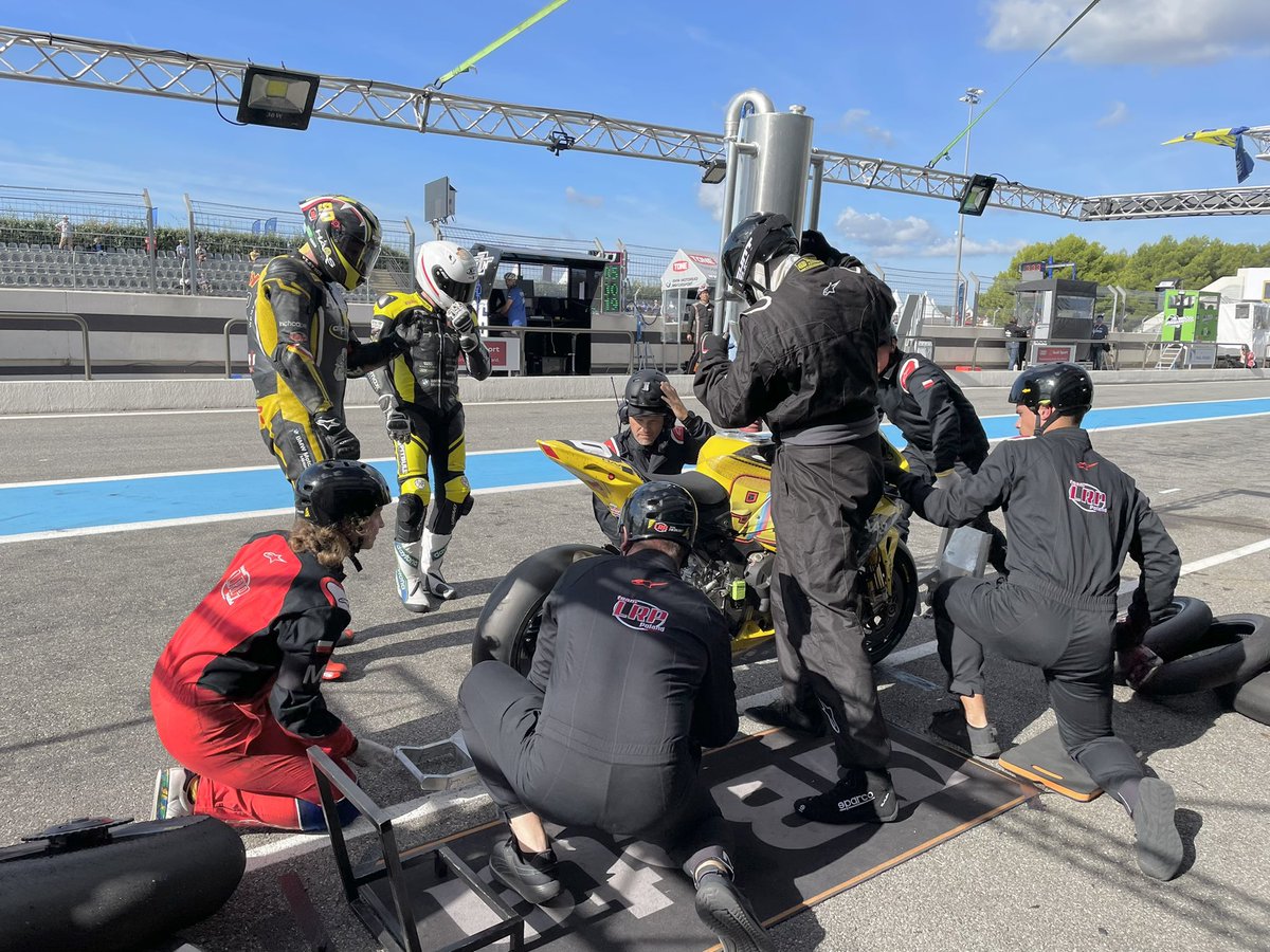 LemWroclaw's tweet photo. After 20h we are still fighting💪🏼❤️
Pit stops are incredibly fast!
4 hours to go🫣 Go #LEMsquad
@ASerowiecki @Grzegorz_GP @AdamBadziak @FIM_EWC @PWr_Wroclaw
#LEMwroclaw #LRPpoland #BolDor https://t.co/2jJbpZDY5R