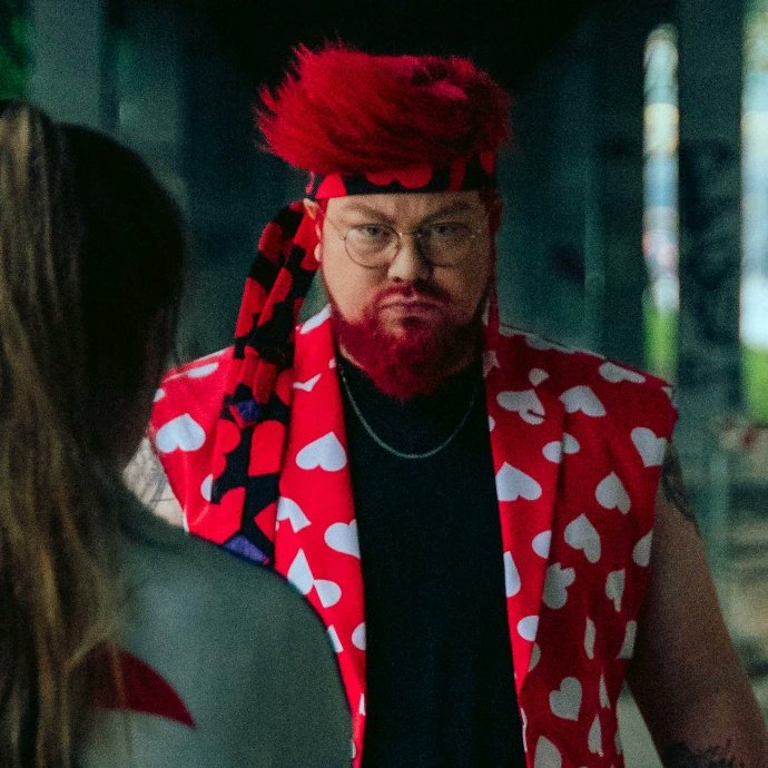 KalleKoschinsky's tweet photo. Heute Abend übernehme ich die Hauptrolle im neuen @ElectricCallboy Video und ich bin minimal Hyped. 😍

"ARROW OF LOVE" UM 18 Uhr 💘 https://t.co/OnzVXBx2Lq