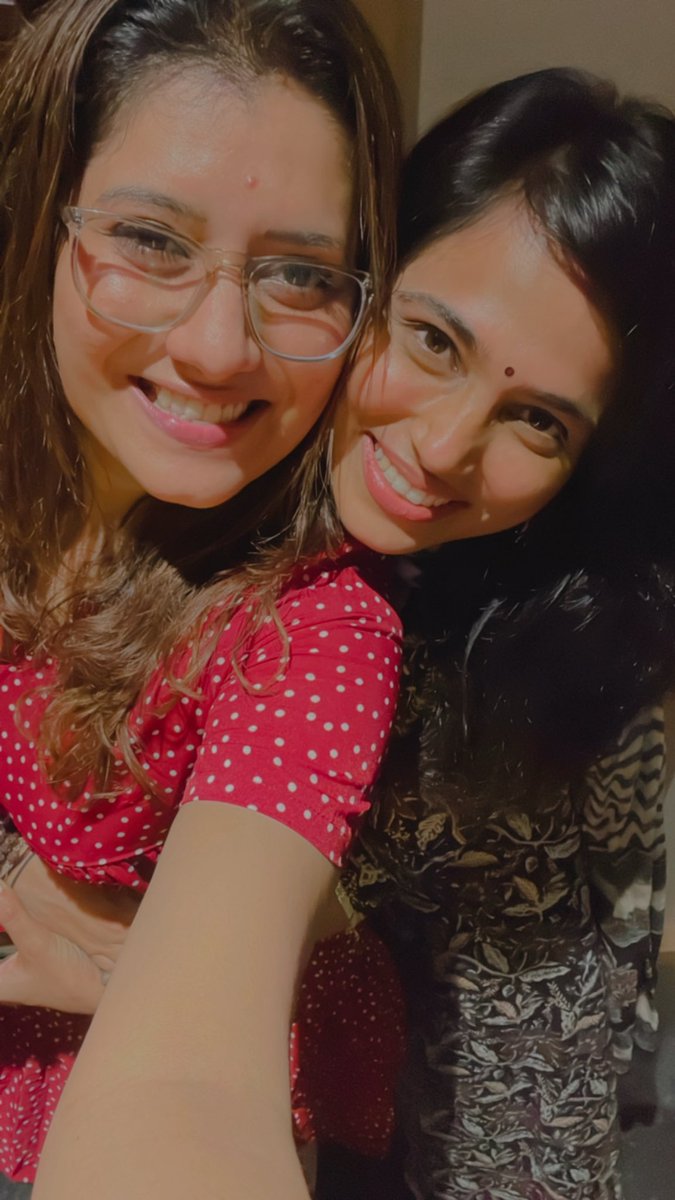 Priyanka2804's tweet photo. Saturday night❤️ https://t.co/NEKdEPpKdz