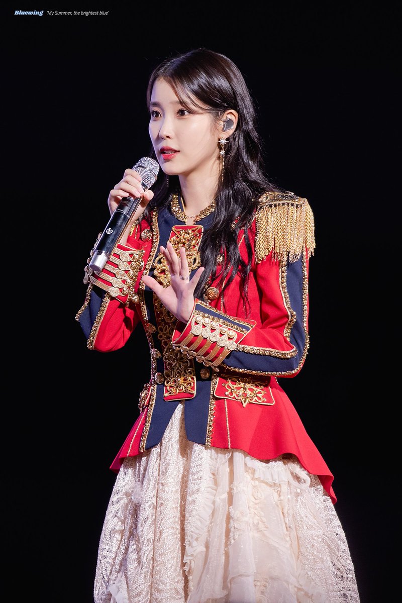 just4IU's tweet photo. Been raining in sk b4 iu 's concert &amp; even d night b4 it rained so hard. But yesterday and today showed a beautiful and calm weather. God knows whom to give favors to. It's for someone who humbles herself. 
And she is her. 

1U4ENA UNDER THE ORANGE SUN
#The_Golden_Hour_Day2 https://t.co/E8MGraT5vG