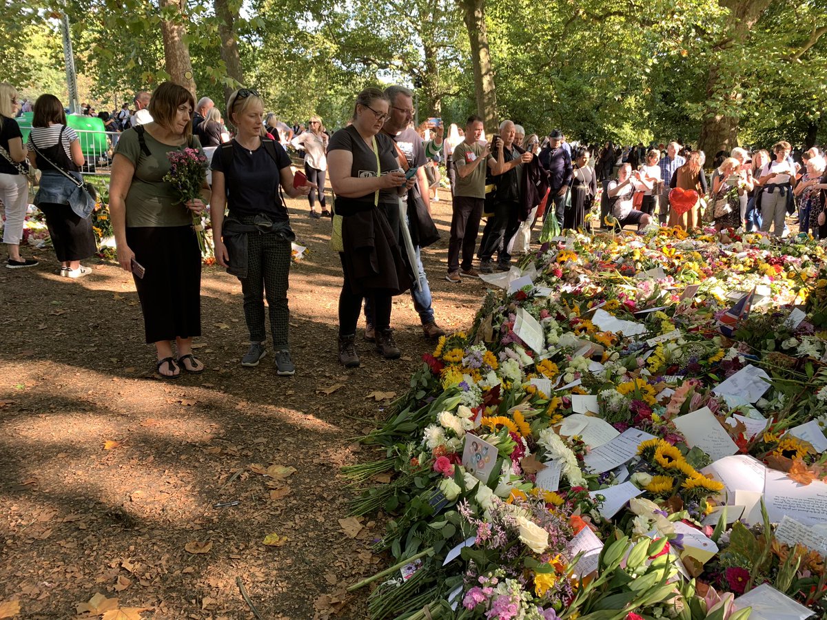 Janey Cotton (@janey_cotton) on Twitter photo On Wednesday we travelled to London to pay our respects to our Queen and to place some flowers in Green Park. Thank you to the <a href="/RoyalFamily/">The Royal Family</a> for letting us share in their grief. #QueenElizabethII #BuckinghamPalace #TheMallLondon #WestminsterHall #Queen #KingCharles On Wednesday we travelled to London to pay our respects to our Queen and to place some flowers in Green Park. Thank you to the <a href="/RoyalFamily/">The Royal Family</a> for letting us share in their grief. #QueenElizabethII #BuckinghamPalace #TheMallLondon #WestminsterHall #Queen #KingCharles