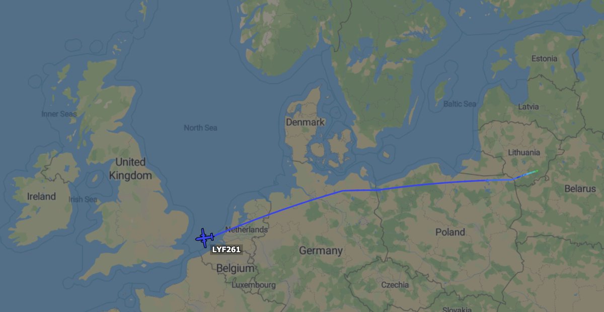 TheSnoopySnoop's tweet photo. Lithuanian #LYF261 🇱🇹 C-27J Spartan heading west to the UK, assuming destination around London

#503FD2 07 BLUE

#AvGeek #planespotting #milair #haveglass https://t.co/wwMJX74JnS