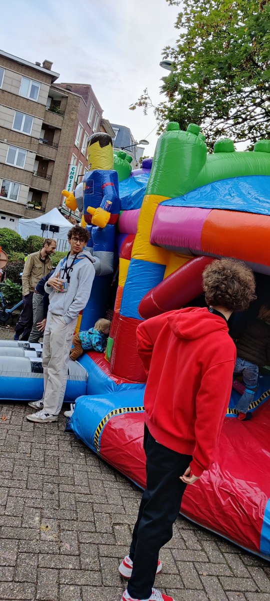 AntBertrand's tweet photo. Venez découvrir le village #mobilité de #woluwe1150
#journeesansvoiture #semainedelamobilite #mobilitedouce #bruxelleschange #plusverteplusjuste https://t.co/sbYnNBeqQI