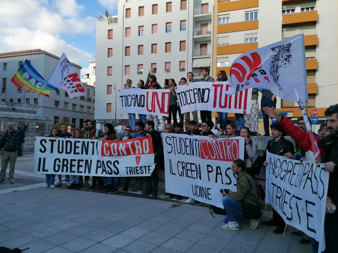 studentiNoGPTS's tweet photo. TOCCANO UNO, TOCCANO TUTTI!!

Manifestazione di solidarietà per tutte le vittime del green pass e dei procedimenti penali https://t.co/BwQ71SVqxY