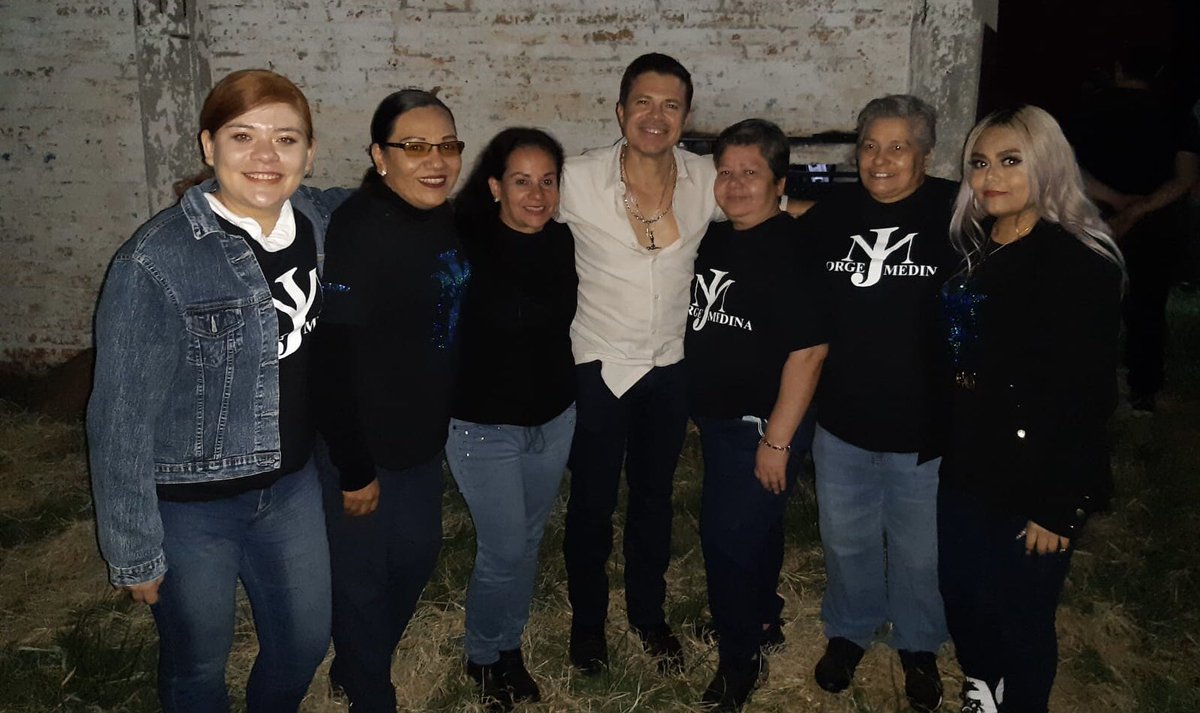 ChikissServin's tweet photo. Los ojos no mienten cuando la felicidad llena el alma ♥️ @j_medina37  Gracias por tanto!! Te quiero mucho https://t.co/JmQCg33YQW