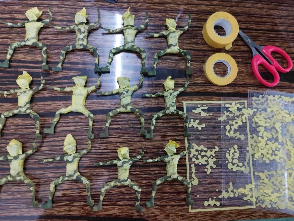 Midnight3DAlien's tweet photo. @SnoopDogg @Eminem @jimmyfallon Spent 3.5 hrs to stick masking tape for 12 Aliens (1 color) I will send them free to honorary owners, YOU! 'Midnight 3D Aliens', a series of PNG, mp4, 3D Object, 3D printing figure w/spray &amp; Metaverse.  #Midnight3DAliens #nft #NFTcollections #NFTs https://t.co/OdPtXfoF0q