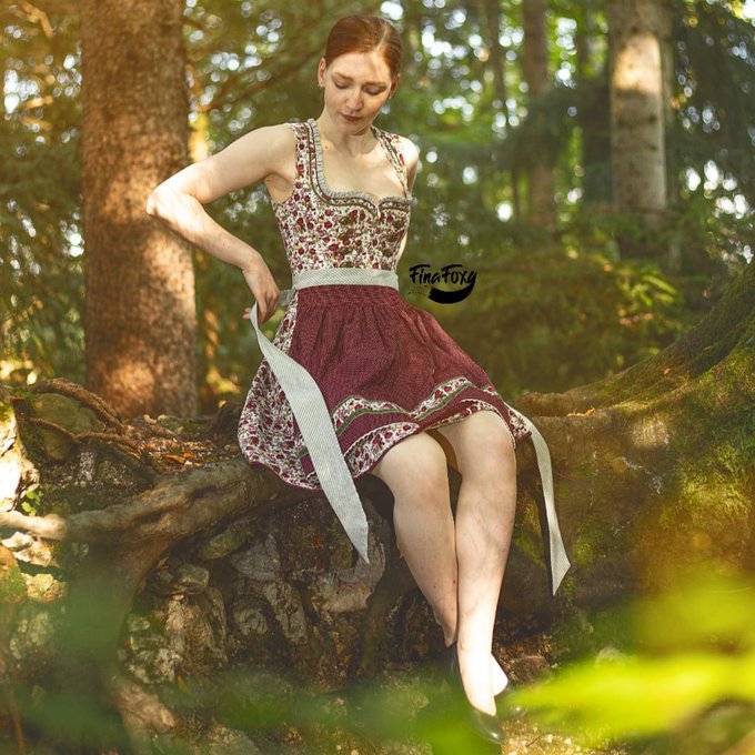 Gestern ging die Wiesn wieder los und deshalb habe ich extra nochmal ein Bild im Dirndl rausgesucht 😃 Geht<a href="/tag/finafoxy"class="tags"><span>#finafoxy</span></a>