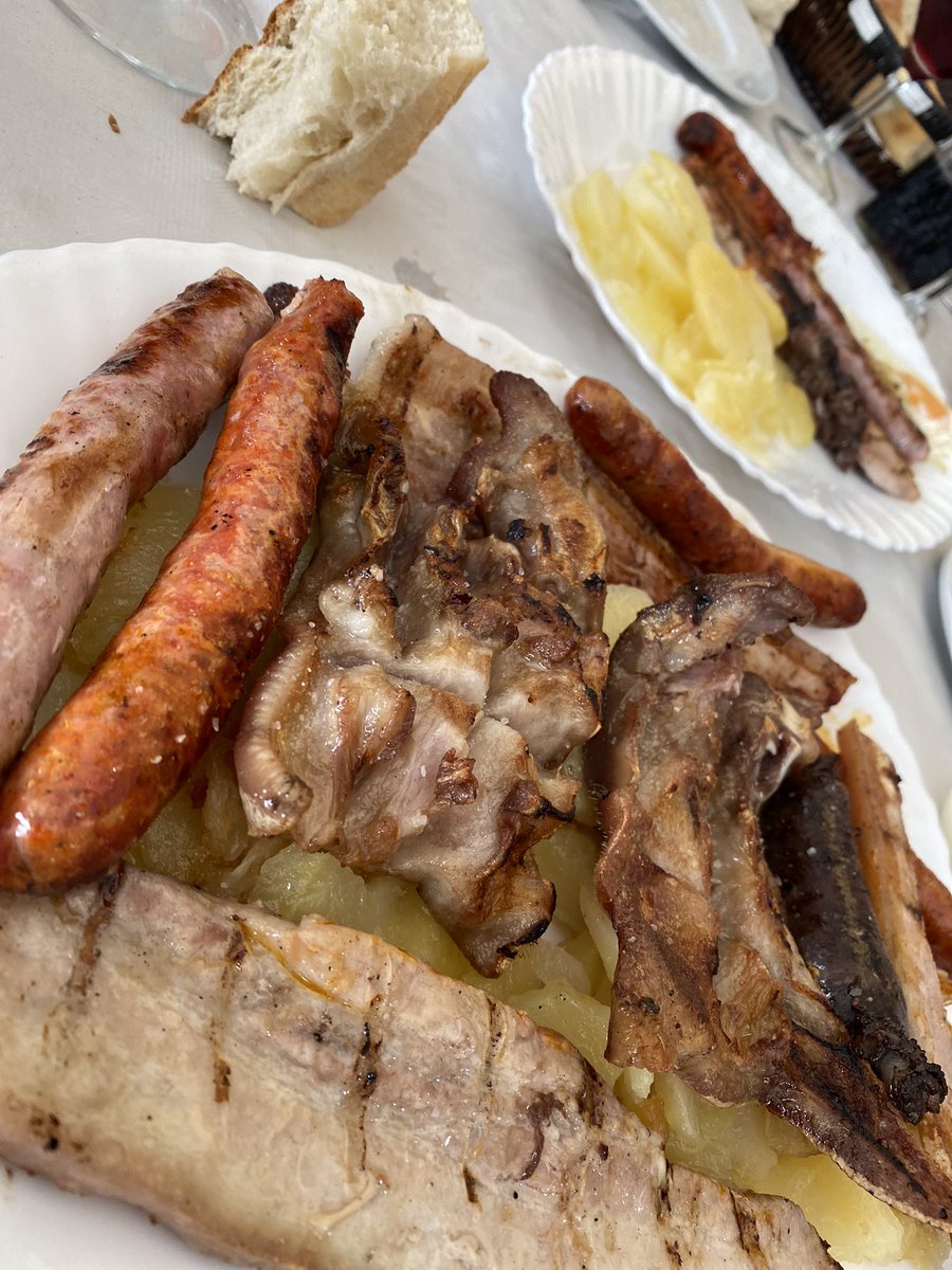 cacauencorfa's tweet photo. Com no hem menjat (i begut prou) hem esmorzat en #LaBrasa #ElPontón (Requena),…. Jo crec que ja ho tenim be… Hem institucionalitzat la quedada anual a #CampoArcis 👏🏻👏🏻👏🏻🥜🥜🥜 https://t.co/QARIFBmxnx