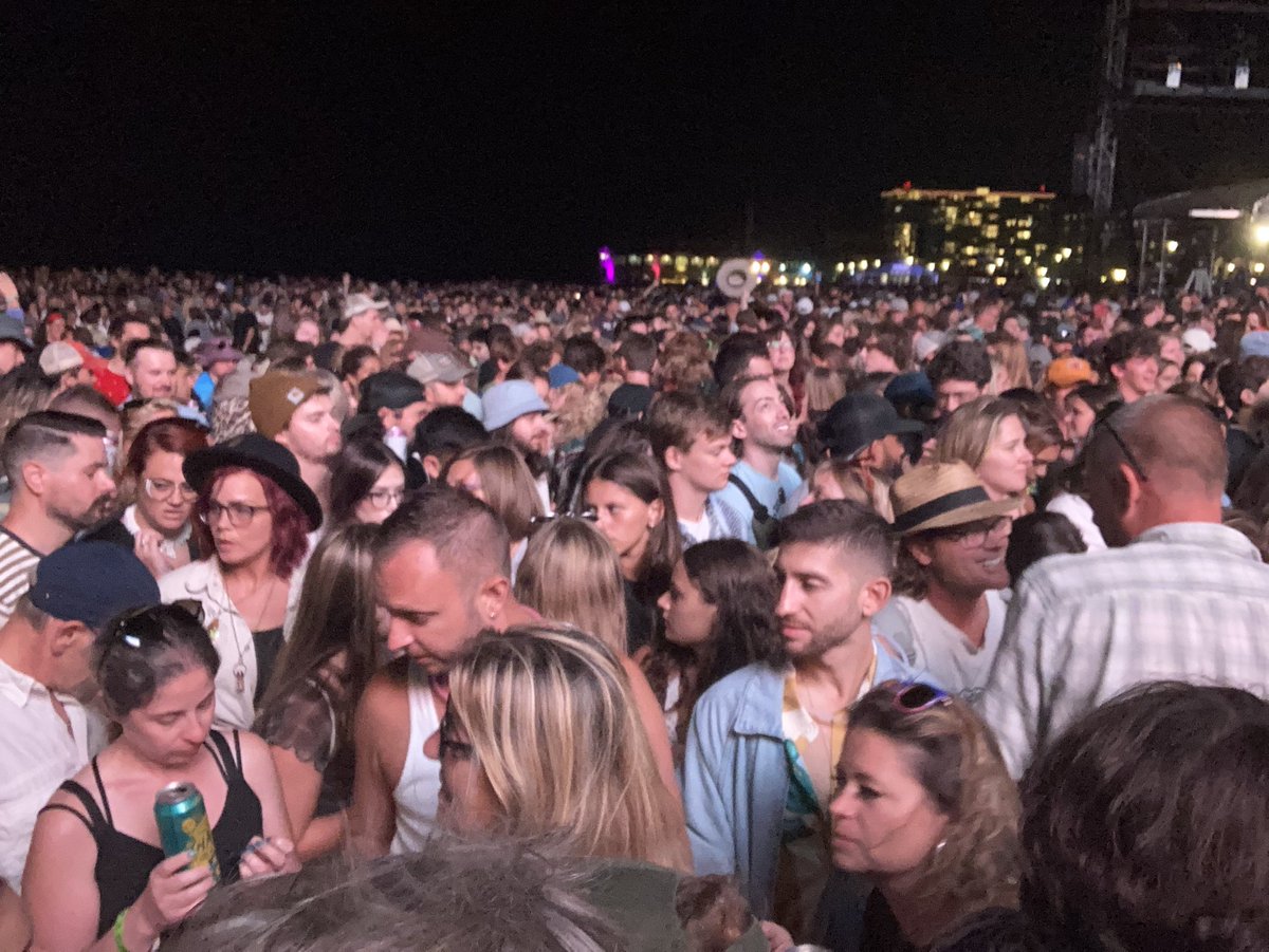 grandmarshbill's tweet photo. Big crowds for @BoyGeorge @GaryClarkJr @StevieNicks at @seahearnow last night. #njrocks https://t.co/Sz3kJ676JP