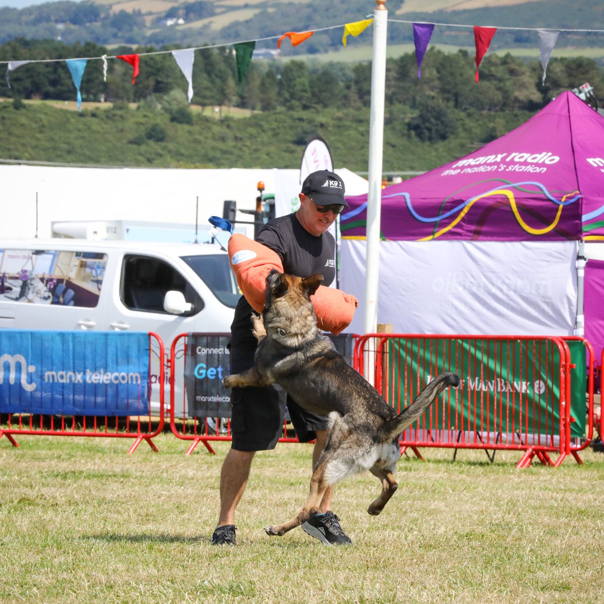 IomShepherds's tweet photo. Sailing in Sunday π€π»
πΈ @Cjsphotosiom #gsd #workinggsd #fullbite #stoprunning https://t.co/OHRZaeQDZD