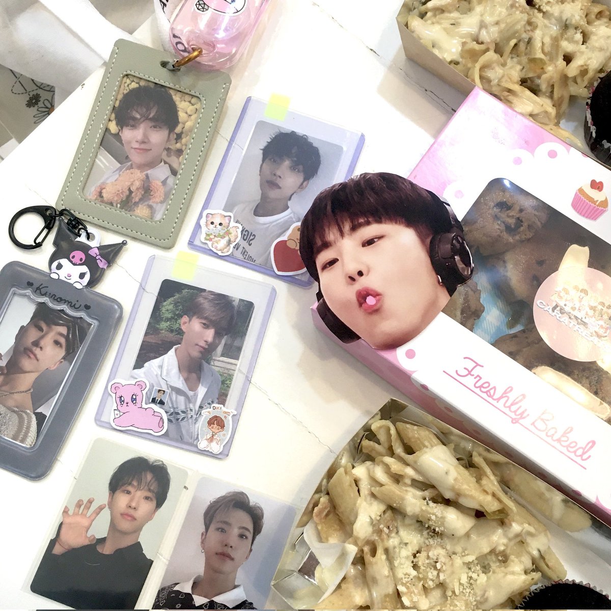 jisoohongshua's tweet photo. Had a wonderful sunday, thanks to @caratreatscafe and @CavCarats_17 ♡

Hi to our newly found carat friend @alleyesongyu (thank you sa pa-pc ahk!!!) &amp; jaz (forgot to take a photo with her nsoxjwmw)

#SectorCAV #SectorPH https://t.co/ajU9vjyztZ