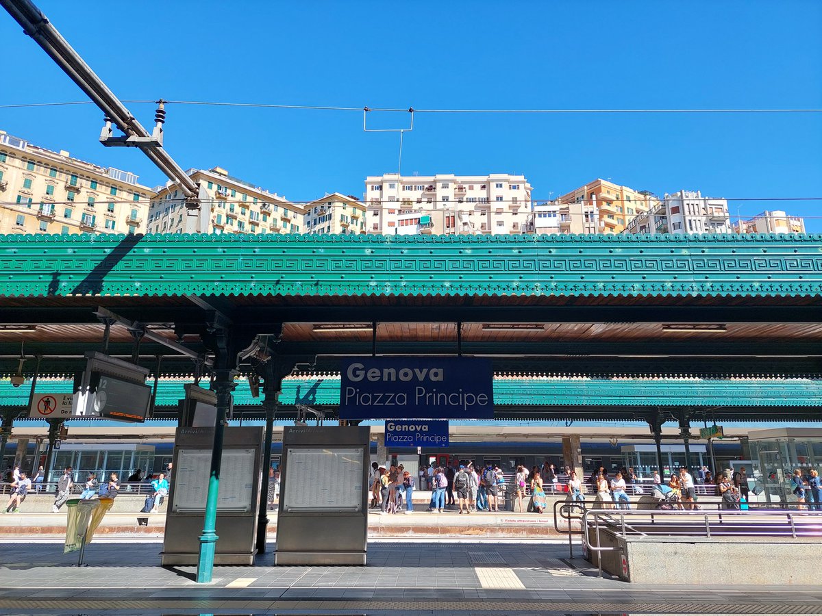 Travelling 🚅 to Piemonte🇮🇹 for a few days of rest after an intense two weeks of retreat (Stockholm🇸🇪)/ #NEDS2022 (Oslo 🇧🇻)/a friend's wedding (Utrecht🇳🇱), and
#WCPG2022 (Firenze 🇮🇹). Current status: saturated, happy, grateful, and tired.