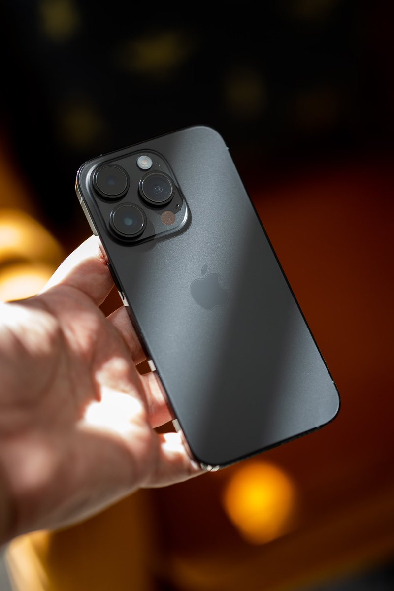 maneeauthi's tweet photo. Someone #iphone14pro aesthetic - next to the #iphone11pro for reference https://t.co/oBG5fE1LNr