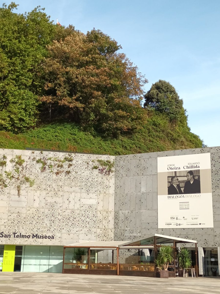 __MLFP__'s tweet photo. Un impresionante diálogo que alcanza una misma voz al llegar a Rumor de límites... Maravilla de exposición en el @santelmomuseoa, uno de mis rincones favoritos de Donostia 💙 https://t.co/O2CTPOv4LB