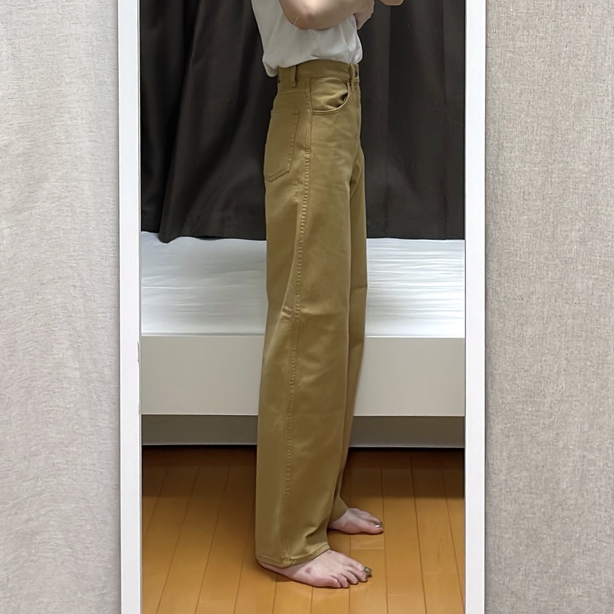112key's tweet photo. Uの新作のラウンドジーンズ、再販を願ってやまなかったカーブパンツの後継者ですよね？？そうですよね？？？ってくらいシルエットがたまらなく好きなので2色買いしました、以下語ります https://t.co/kFiCZgcchz