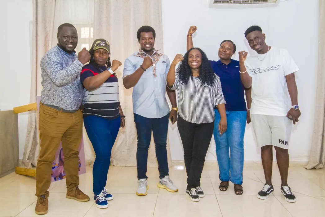 Dom_success's tweet photo. En présentiel à Conakry ou ligne à la Dom success academy, vous pouvez décider dès aujourd'hui à vous outiller de la méthode Audacieuse pour oser vos ambitions 👉 https://t.co/2n1u4yMOLg
À nos succès mérités 🌟
#conquerant #mindset #mentor #successmindset #africamindset
⤵️ https://t.co/ipBWYQjqap