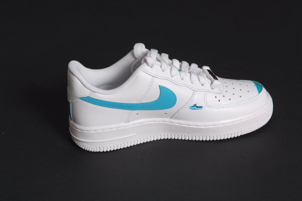 NoizeCustom's tweet photo. Made some epic custom sneakers for @TheOceanCleanup . This design is resembling their system 002 #BetterWorld #CleanUpDay #customsneakers https://t.co/sAhXZSq1vB