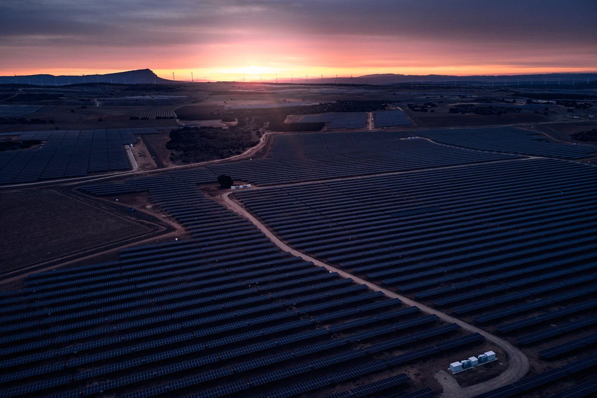 CastanonAlvarez's tweet photo. @UNEFotovoltaica #photovoltaica2022
Seguimos con el complejo Campanario (Bonete-Albacete) (1) https://t.co/vXneAdw6TA