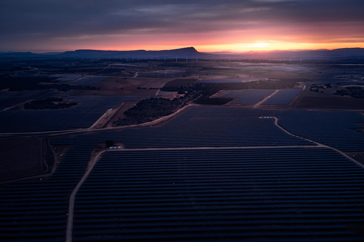 CastanonAlvarez's tweet photo. @UNEFotovoltaica #photovoltaica2022
Seguimos con el complejo Campanario (Bonete-Albacete) (1) https://t.co/vXneAdw6TA