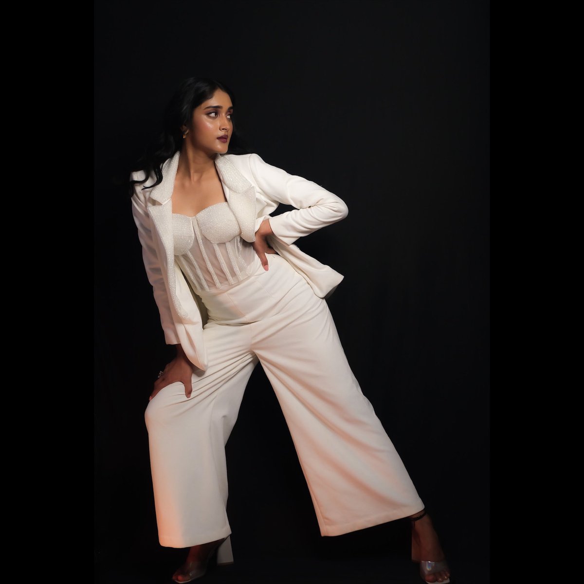 SmrithiSrikanth's tweet photo. When in white. https://t.co/byygoycdUc