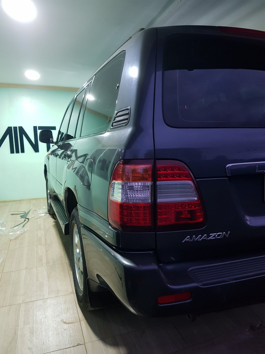 Mint_Car_Tint's tweet photo. Doing what we do best "Tinting"
MINT CAR TINT,gives you comfort.
Call:0725652520
📍Thika road,Roysambu,Mirema Drive,1st avenue.
#cartintingkenya #llumarwindowfilm #3mwindowfilm #cartintingroysambu #cartintingthikaroad #cartintingkasarani #cartintingnairobi #mintcartint #minted https://t.co/urpLHasGUR