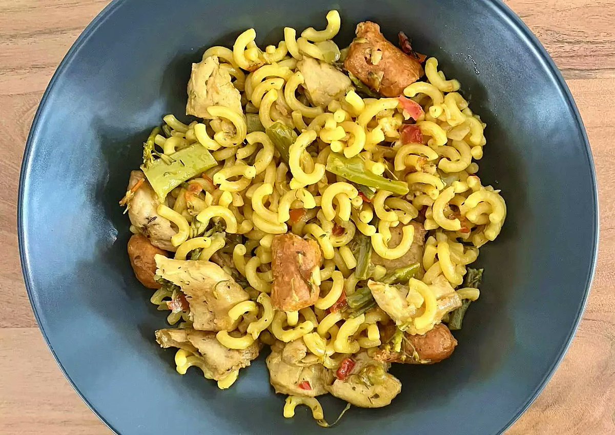 cookpadrecetas's tweet photo. Te has pasado a la comida #vegetariana o #vegana y te gusta mucho el pollo? No hay problema: tienes opciones veganas o puedes elaborarlas en casa usando sazonadores y especias. Fíjate cómo lo hacen autores como @gemmadelolmo en #CookpadRecetas! https://t.co/Pez1c40KBP https://t.co/3vUK2N2ZTo