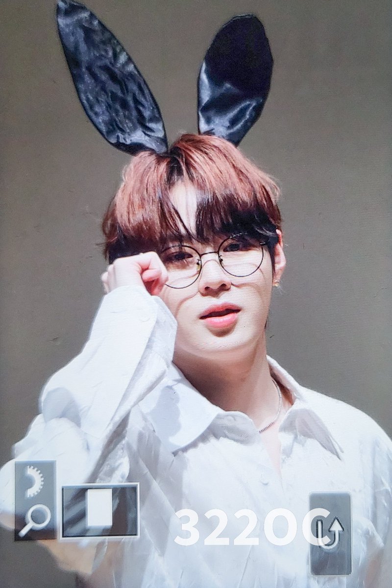 hapuding's tweet photo. 220918 하성운 ☁️

에버라인 대면 팬싸 타래

#하성운 #HASUNGWOON @gooreumseng https://t.co/FvmGzMDnWh