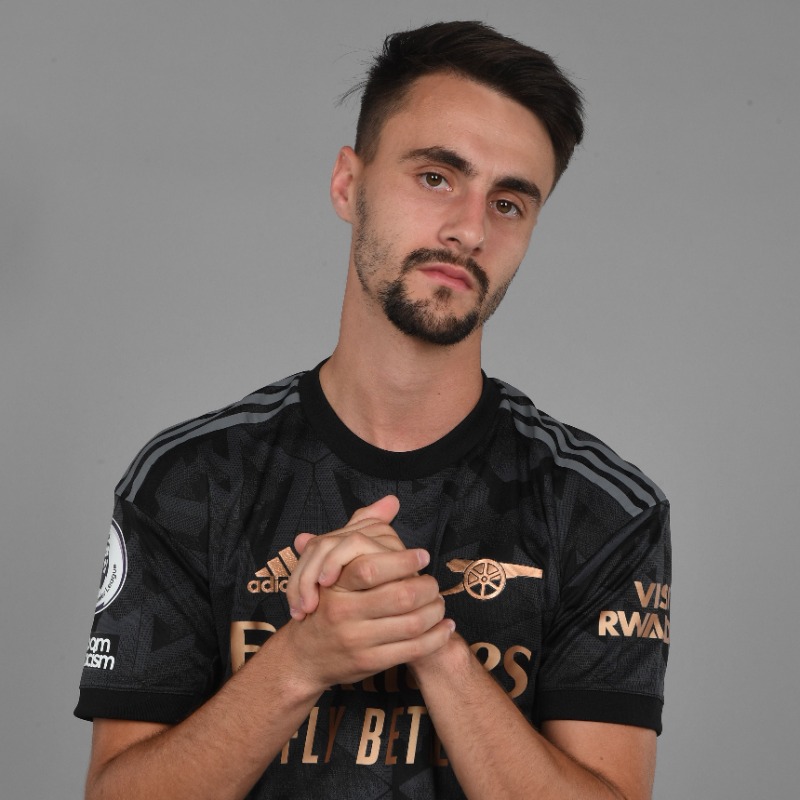 Arsenal's tweet photo. Making his full PL debut today...

Our No 21, Fabio Vieira 🇵🇹

🔜 #BREARS