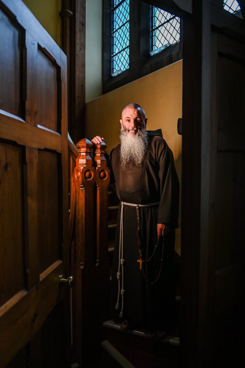 ruthlessimagery's tweet image. I met Brother Richard to do a shoot in the big old church on Church St. The first thing I noticed when I walked in, on the awfully rainy day, was the amount of people laid out, asleep in the pews. I&apos;ve never known a church to allow rough sleepers in and Brother Richard told me...