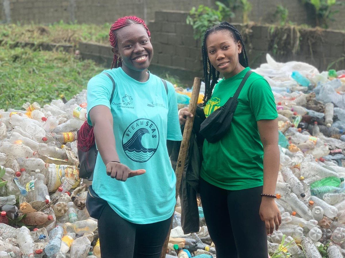 ThinkGreencmr's tweet photo. International Coastal Cleanup Day 
Limbe!

#Thinkgreen https://t.co/KuXvLab8Cl