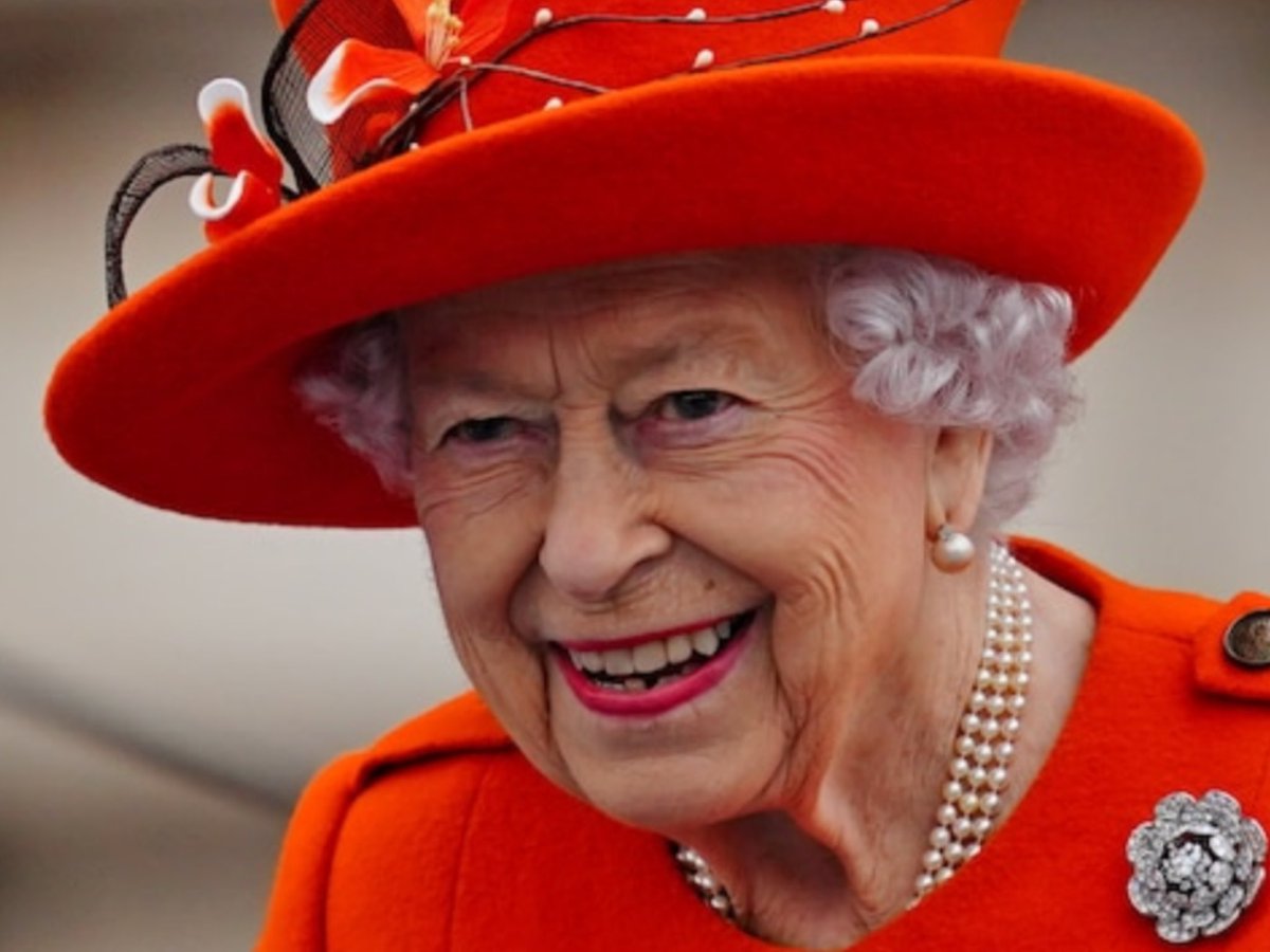 MytonSchool's tweet photo. A reminder that tomorrow (Monday 19 September) school will be closed as it has been designated a Bank Holiday to coincide with the State Funeral of Her Majesty Queen Elizabeth II.
School will reopen on Tuesday 20 September. https://t.co/WChtJsvlgv