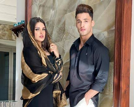 TeamHimanshi's tweet photo. •• Some beautiful clicks from the shoot of the song ••
•• KALLA SOHNA NAI HITS 200M ••
#himanshikhurana 
#Asimanshi #Asimriaz 
#KallasohnaNai https://t.co/ADtcnLGUVK