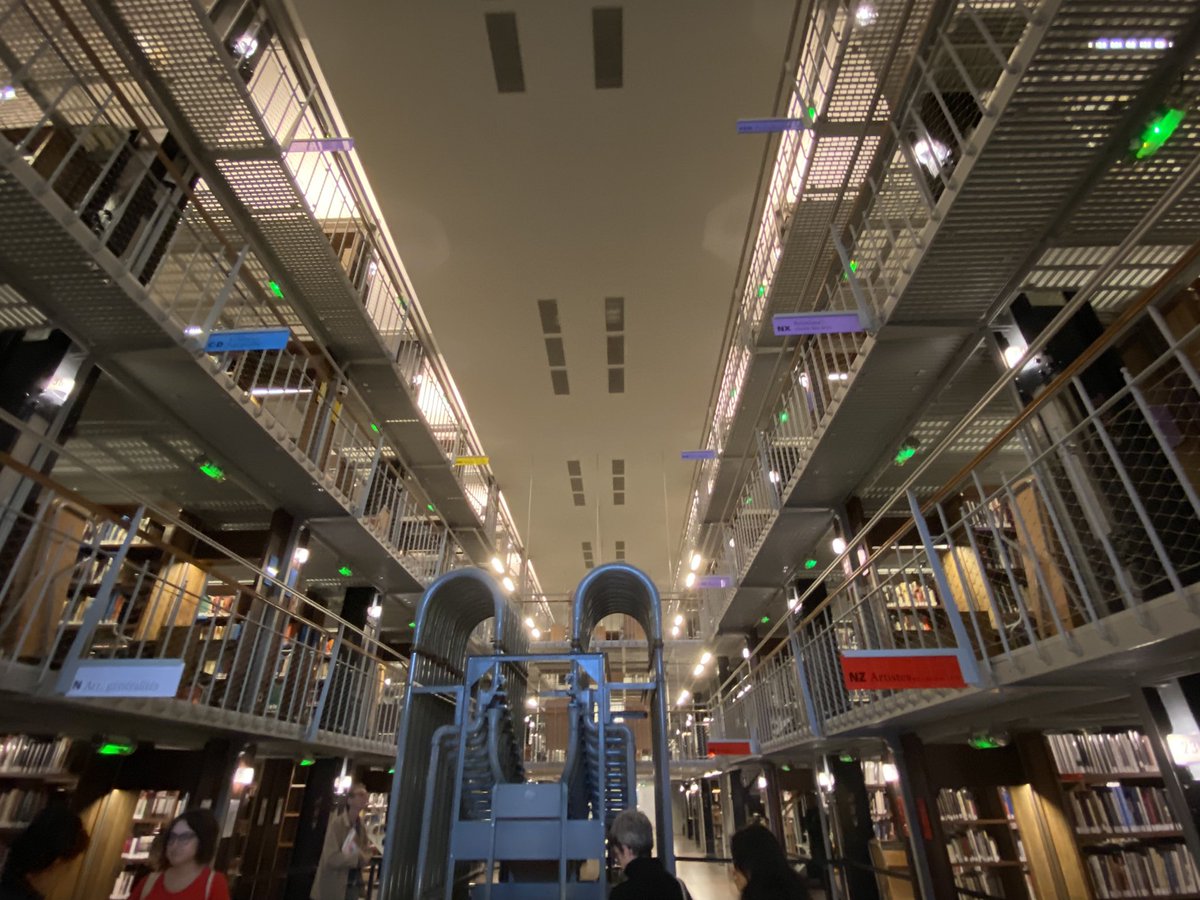 NathBoiss's tweet photo. La rénovation de la BNF Richelieu est époustouflante ! Et le bonheur des agents de retrouver leurs collections leur équipe leurs locaux fait plaisir à voir. On sent une réelle volonté d’ouverture au public avec le musée et la salle ovale. https://t.co/yTBNTA0jhH