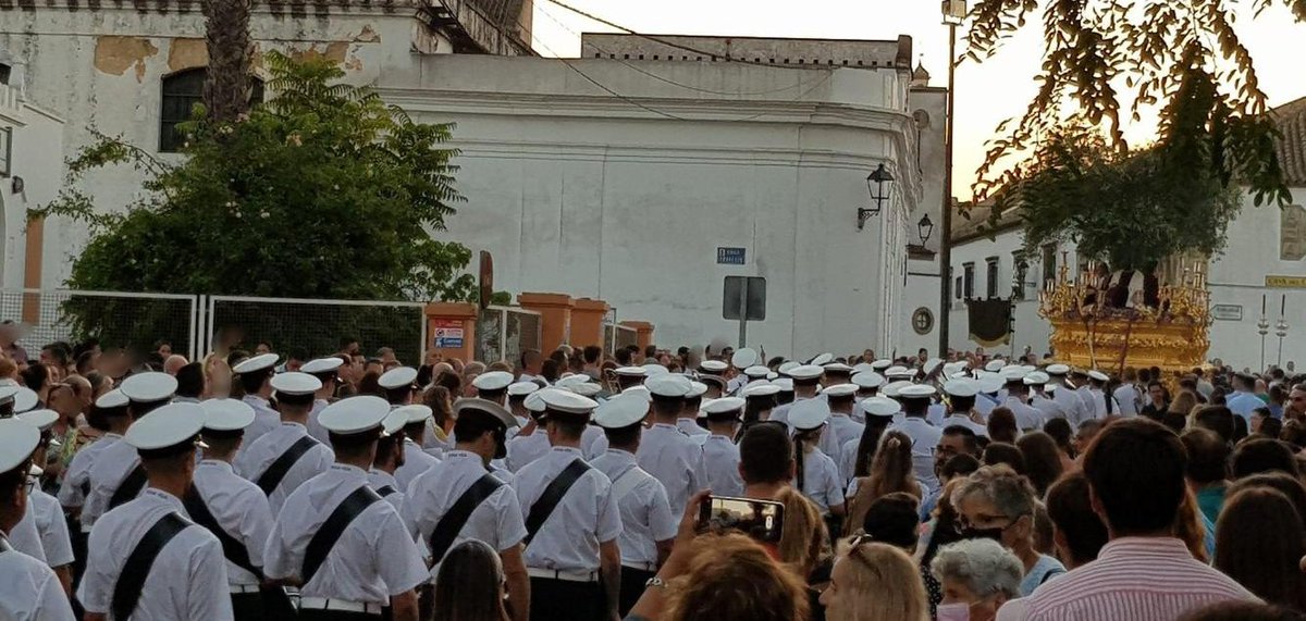 ccyttveracruz's tweet photo. Seguimos soñando con la noche que nos brindaron ayer tras nuestra querida Hermandad del @HuertoSanlucar y acompañando al Señor de la Cava. https://t.co/mhKSCod9sY
