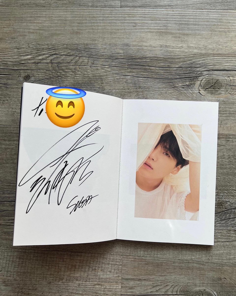 nichoslune_'s tweet photo. โ๏ธ WTS โ๏ธ
BTS SUGA signed album
Tear version
QYOP! Now lower than 400!
#btsmerch #btswts #btssigned #btssignedalbum #btssuga #btssugasigned #sugasigned #yoongicollection #yoongicollector
โข Please share!๐ฅน๐ซถ๐ป Any likes, rtw would be appreciating! https://t.co/nwQ8ZnVIsm