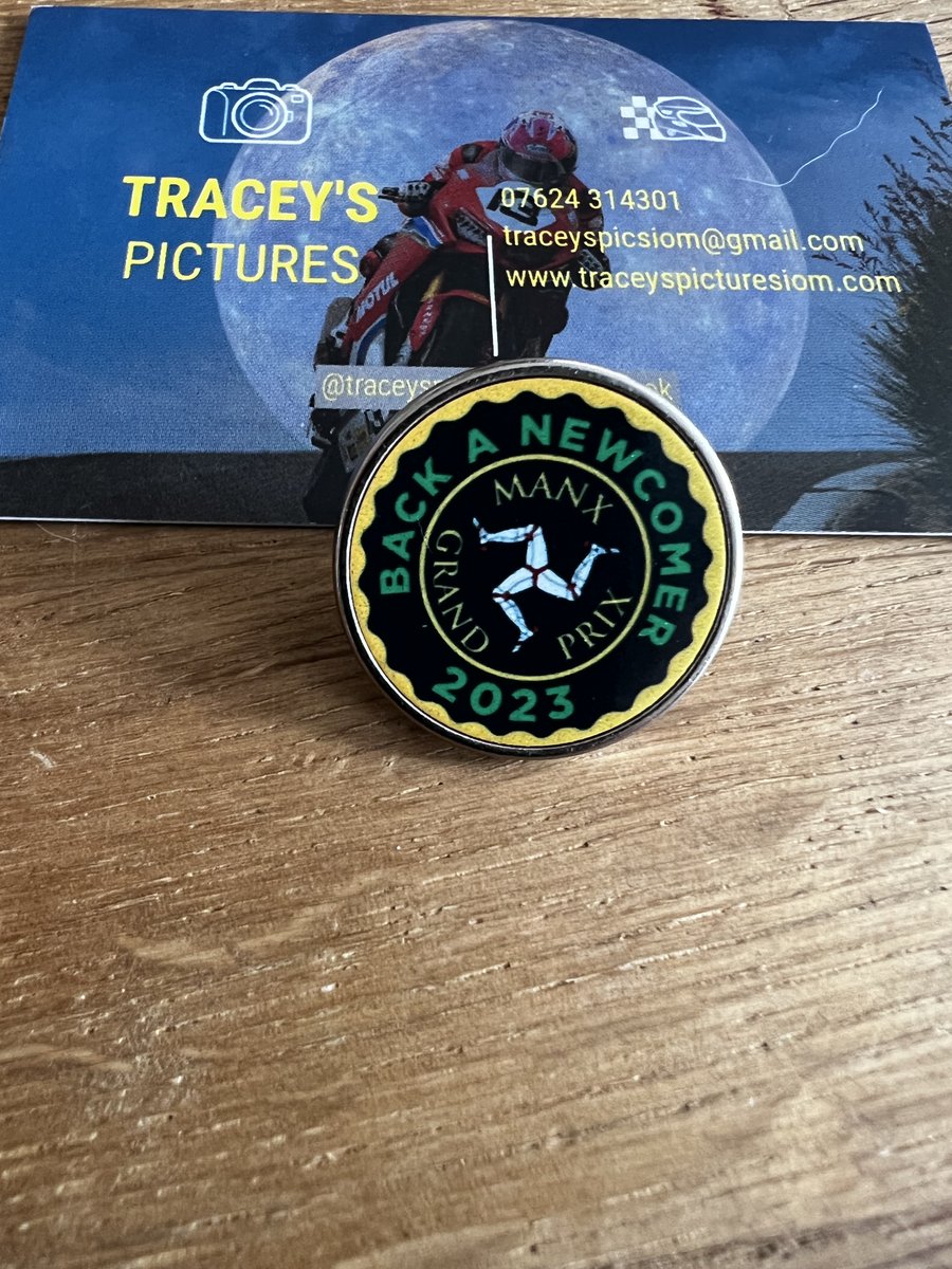 TraceysPics's tweet photo. https://t.co/Ie86GoDfB2
Our badge is now available on our website.. Please help us help the riders "live their dream" £5000 went to six riders in 2022 thanks to you guys!! #backanewcomermgp @Jim_Hunter_MGP @ManxGrandPrix https://t.co/rjocPZzlZg